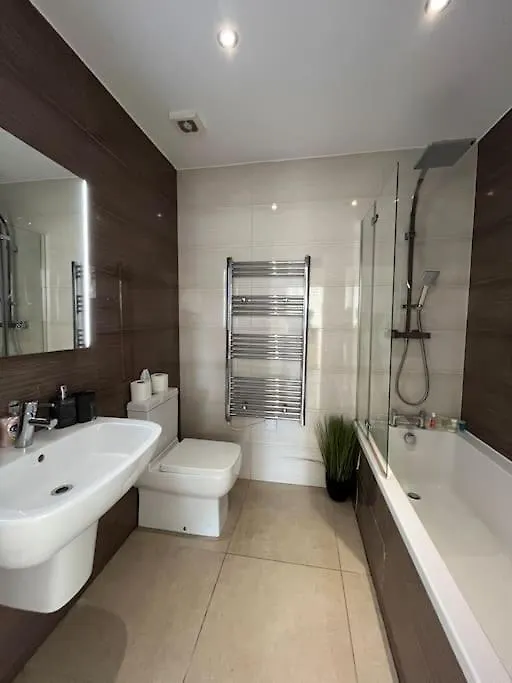 O2 Skyview Penthouse Apartment London 0*,