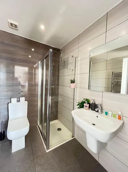 O2 Skyview Penthouse Apartment London