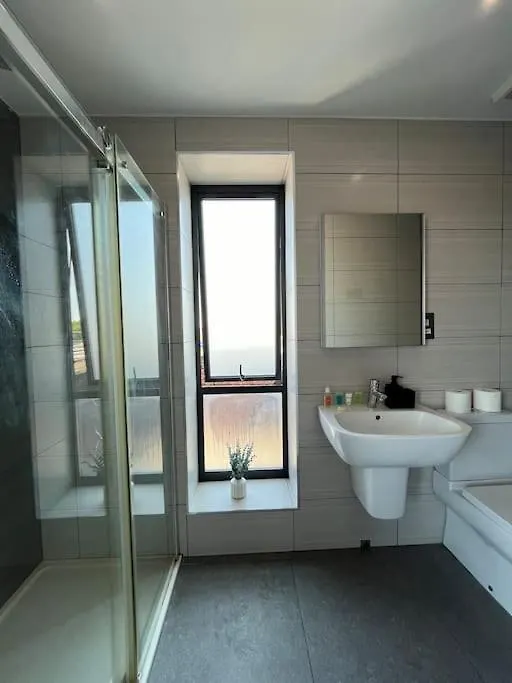 O2 Skyview Penthouse Apartment London