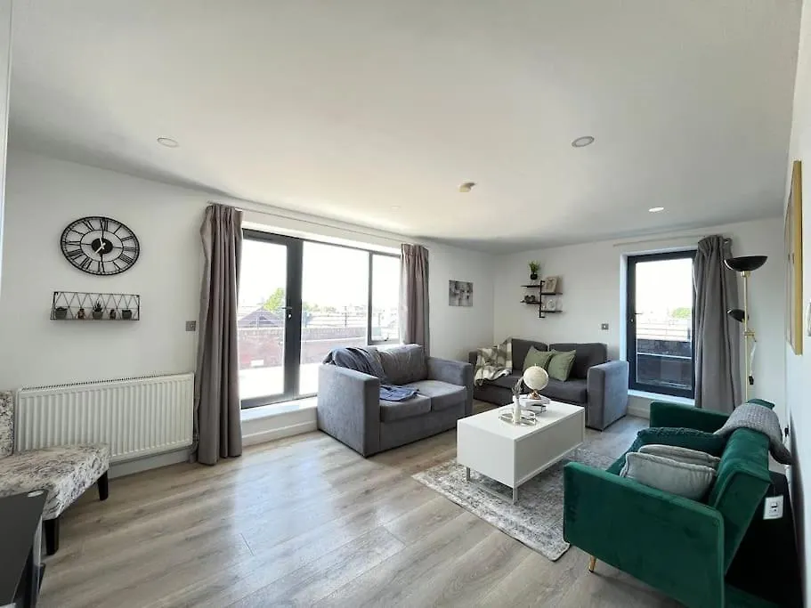 O2 Skyview Penthouse Apartment London